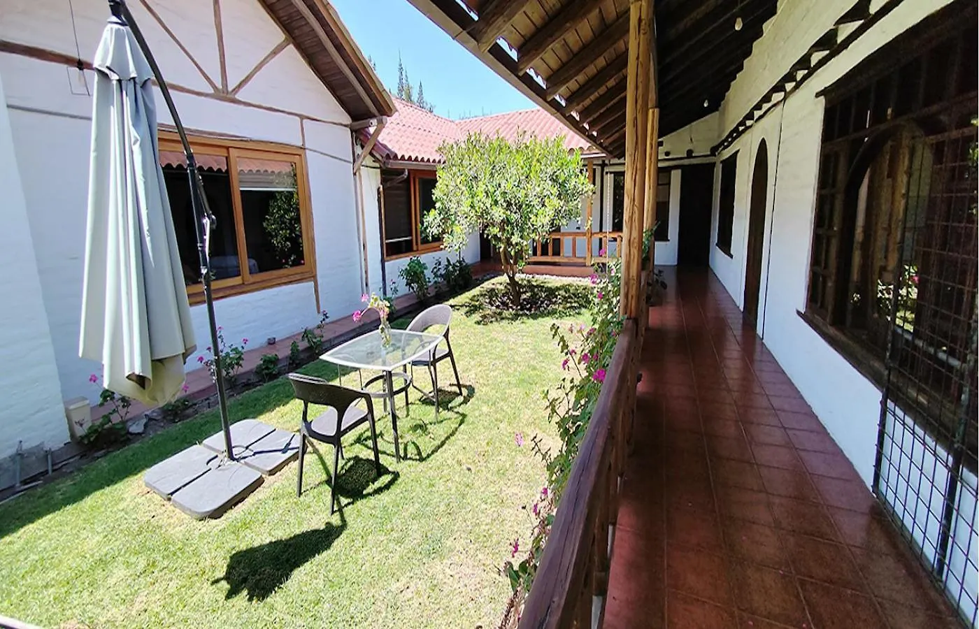 The Bridge To Ecuador Bed & Breakfast Quito