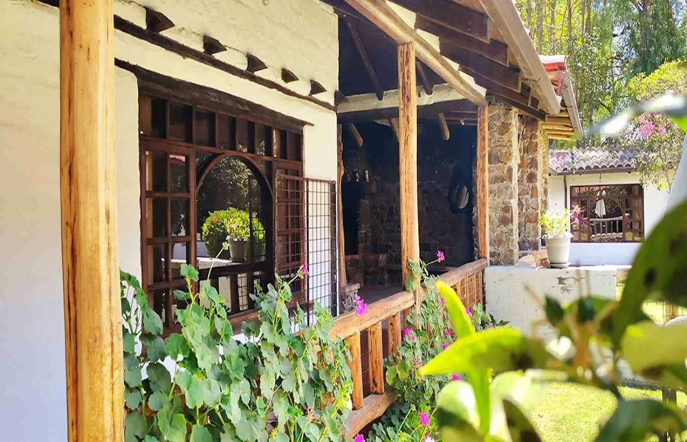 The Bridge To Ecuador Bed & Breakfast Quito